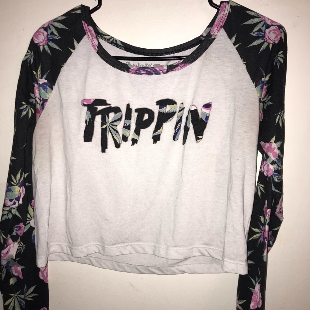 Why are you not trippin over this crop top?!